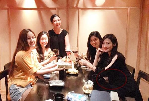 Hàng loạt sao Việt vướng phải tin đồn mang bầu, nguyên nhân cũng chỉ do váy áo phản chủ-5