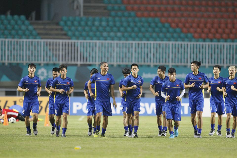 Tuyển Việt Nam chuẩn bị AFF Cup: Thầy Park vượt khó thế nào?-2