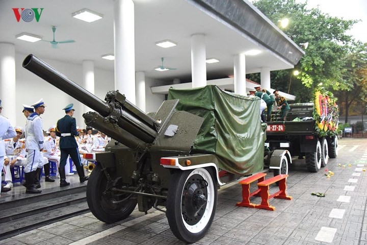 Hình ảnh cỗ linh xa đưa linh cữu Chủ tịch nước Trần Đại Quang về đất Mẹ-2