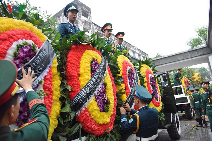 Hình ảnh cỗ linh xa đưa linh cữu Chủ tịch nước Trần Đại Quang về đất Mẹ-8