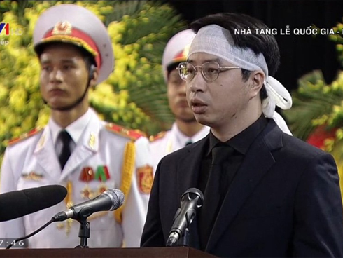 Người dân quê nhà rơi lệ xem Lễ truy điệu Chủ tịch nước Trần Đại Quang-21