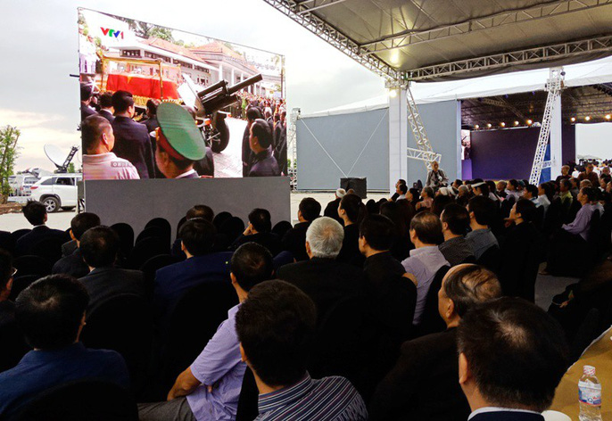 Người dân quê nhà rơi lệ xem Lễ truy điệu Chủ tịch nước Trần Đại Quang-2