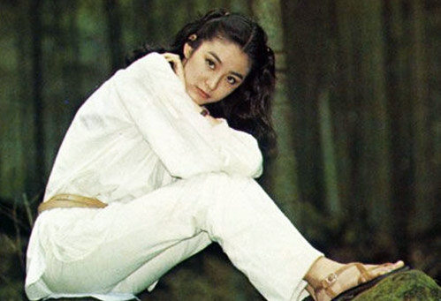 Nhan sắc chao đảo showbiz một thời của minh tinh hưởng 256 triệu USD-1