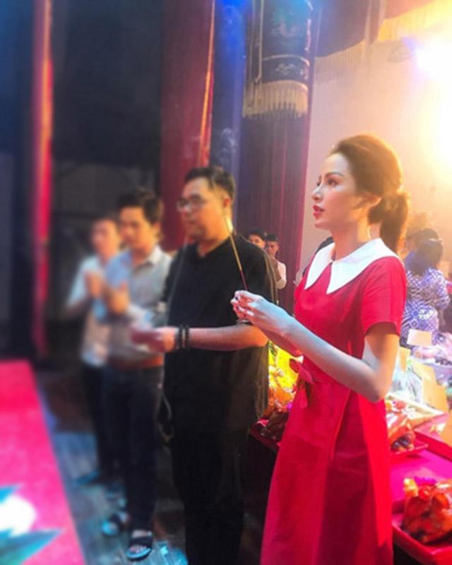 Khẳng định không dao kéo, sao bây giờ nàng hoa hậu này lại giống... Phi Nhung như vậy?-6