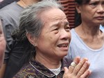 Video: Người dân Ninh Bình đứng hai bên đường đón linh cữu cố Chủ tịch nước-1