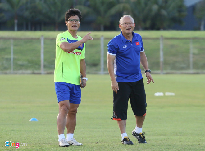 HAGL có ứng viên phiên dịch cho HLV Park Hang Seo ở AFF Cup-2