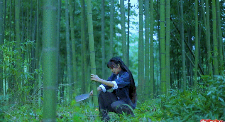 Thánh nấu ăn phiên bản cổ trang tự đóng bàn ghế từ vật dụng đơn giản khiến cánh mày râu 9 phần nể phục-1