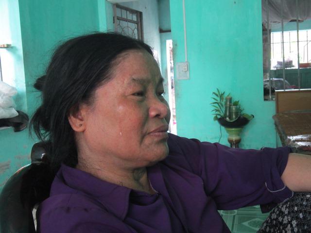 Xót lòng cảnh mẹ già phải xây chuồng nhốt... 3 đứa con tâm thần-3