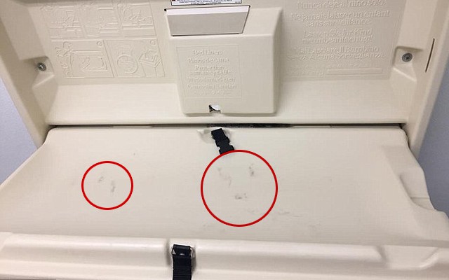 Mẹ kinh hoàng chia sẻ vệt đen chết chóc trên bàn thay tã công cộng cùng lời cảnh báo an toàn mà phụ huynh cần lưu ý-2