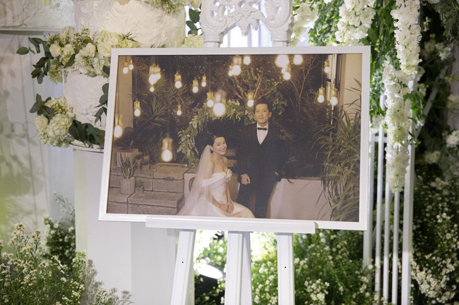 Cùng chiêm ngưỡng lại không gian tiệc cưới lộng lẫy, xa hoa như cổ tích trong đám cưới Trường Giang - Nhã Phương-12