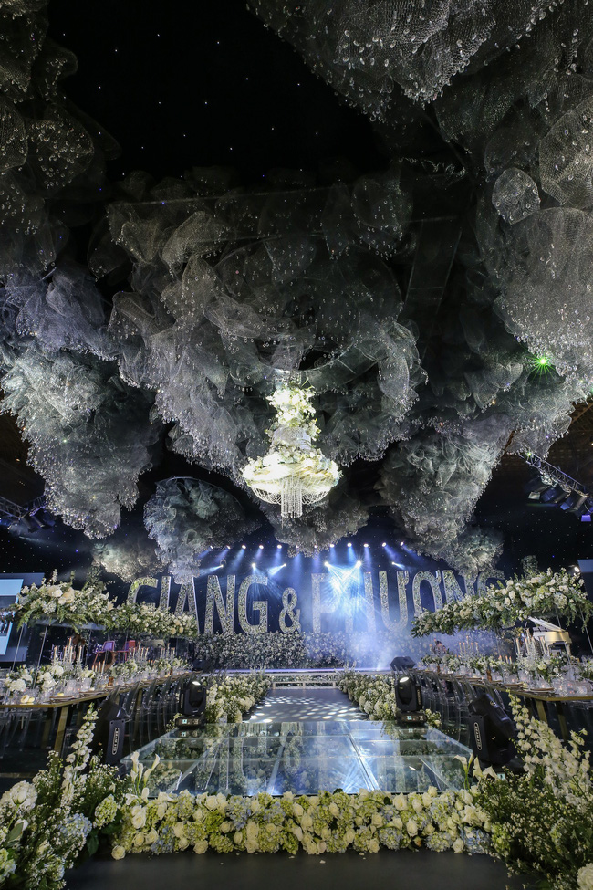 Cùng chiêm ngưỡng lại không gian tiệc cưới lộng lẫy, xa hoa như cổ tích trong đám cưới Trường Giang - Nhã Phương-6