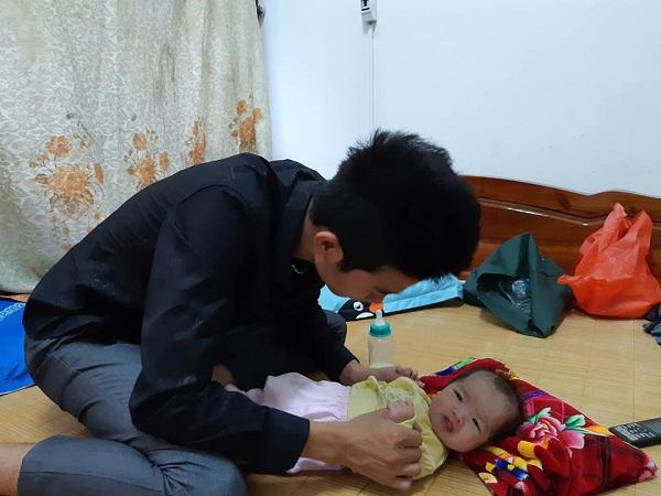 Mẹ 19 tuổi tử vong sau 3 tiếng nấc, hai bé song sinh khóc rạc cổ vì khát sữa-1