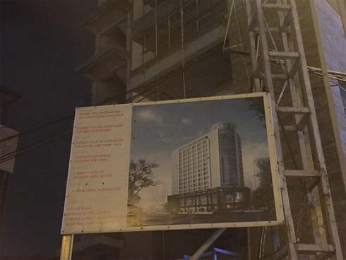 Ai là chủ đầu tư công trình có thanh sắt rơi khiến cô gái tử vong tại chỗ?