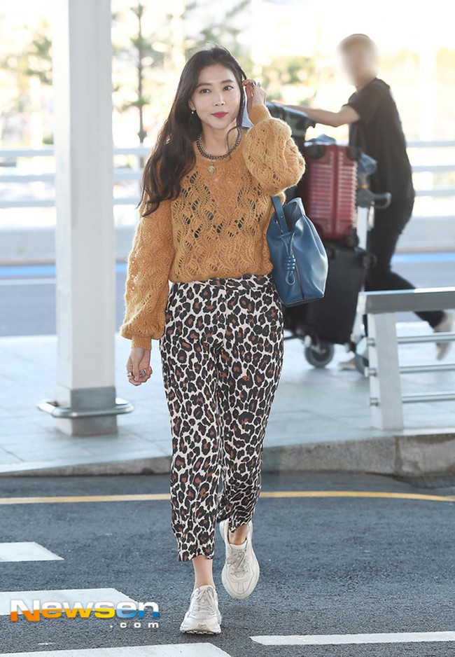 Thu mới chớm mà dàn sao và hot girl Việt đã khoe 1001 kiểu street style, kiểu nào cũng dát đầy hàng hiệu!-20