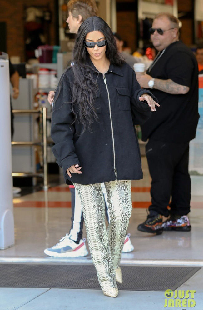 Thu mới chớm mà dàn sao và hot girl Việt đã khoe 1001 kiểu street style, kiểu nào cũng dát đầy hàng hiệu!-24