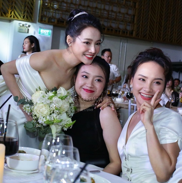 Fan mắt tròn mắt dẹt vì phát hiện điều này trong ảnh cưới Nhã Phương-3