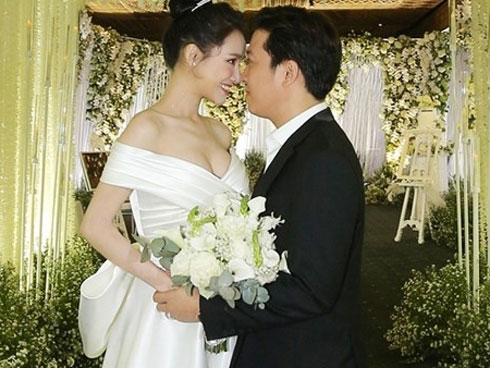 Phía sau giọt nước mắt của Nhã Phương - Trường Giang tại đám cưới là câu chuyện xúc động ít người biết-8