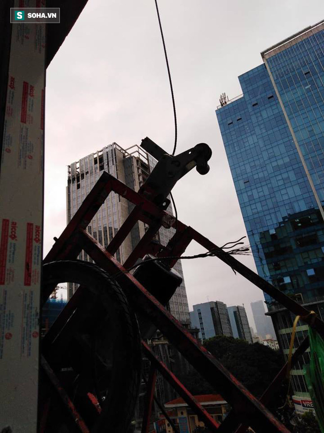 Cận cảnh nơi đặt cần trục rơi xuống đường Lê Văn Lương khiến mẹ đơn thân tử vong-6