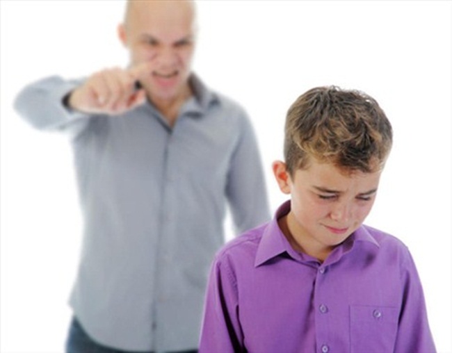 Những câu nói cha mẹ chỉ lỡ miệng cũng để lại vết thương lòng con suốt đời-2