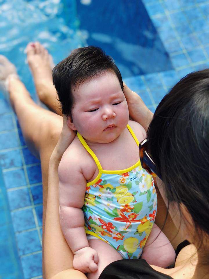 Siêu mẫu Hà Anh nổi đóa, mắng kẻ nói con mình chậm phát triển là điên-3