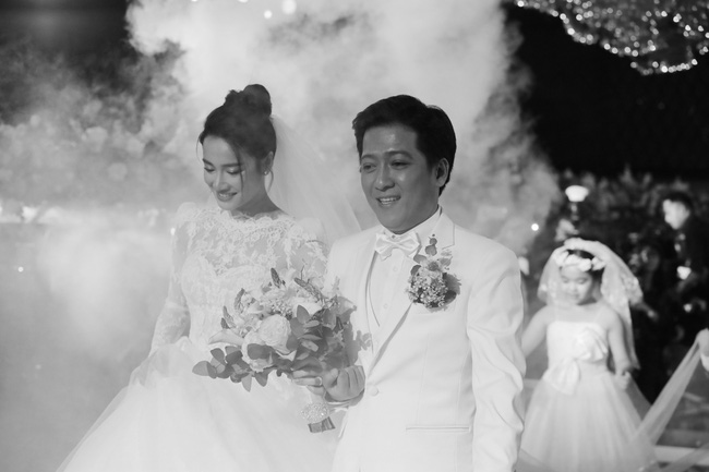 Phía sau giọt nước mắt của Nhã Phương - Trường Giang tại đám cưới là câu chuyện xúc động ít người biết-7