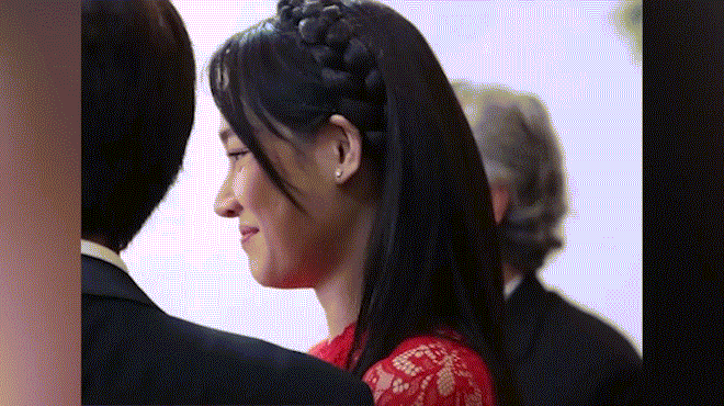 Ngày cưới được khen xinh đẹp, nhưng Nhã Phương vẫn để lộ bộ phận lão hóa sớm như U40-5