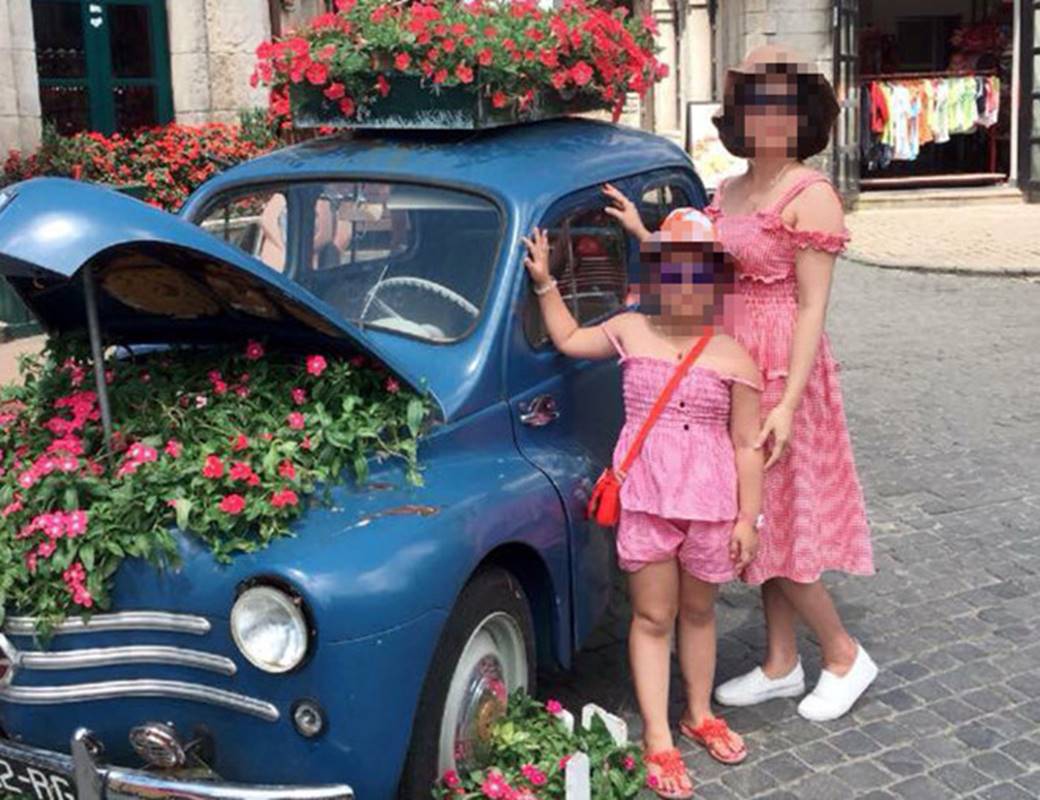 Con của nạn nhân chết vì khung sắt công trình rơi trúng: Mẹ cháu đâu?-1