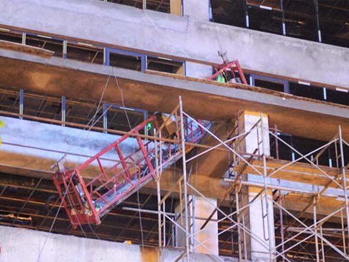 Người thoát chết vụ khung sắt rơi: 'Tôi không biết vì sao bất tỉnh'