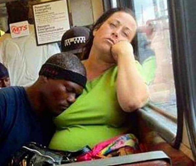 Buồn cười với những người ngã đâu cũng là giường-1