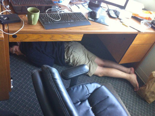 Buồn cười với những người ngã đâu cũng là giường-13