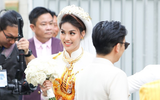 Kì lạ chưa, cả ba siêu đám cưới của showbiz Việt năm 2018 đều dính đến chuyện ba người-7