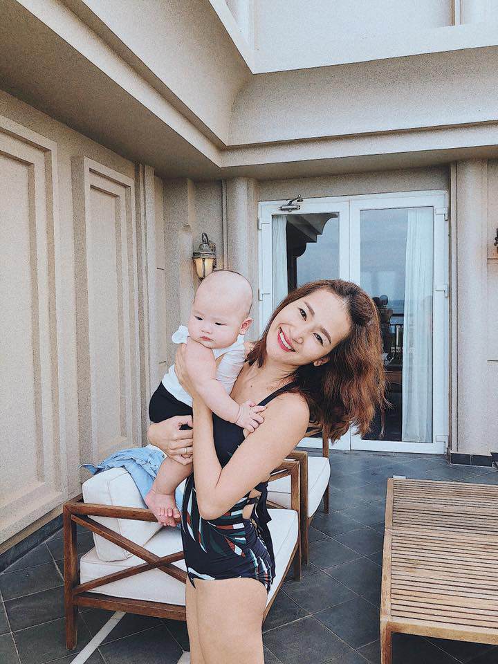 Ông bố 40 tuổi nhảy mua vui cho con uống sữa khiến ai cũng phải bật cười-2