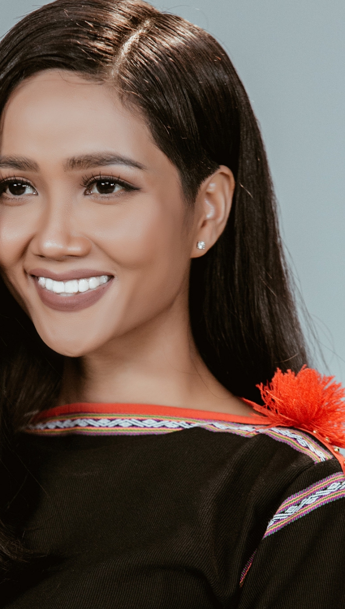 Hoa hậu HHen Niê biến hóa linh hoạt ba trong một trong bộ hình mới-2