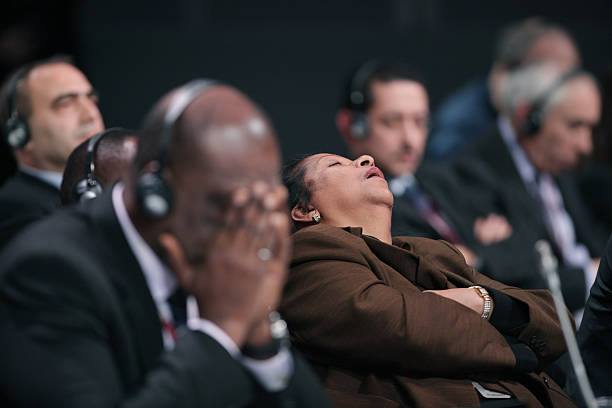 Sự thật sau bức ảnh thành viên phái đoàn Việt Nam ngủ say tại phòng họp LHQ-6