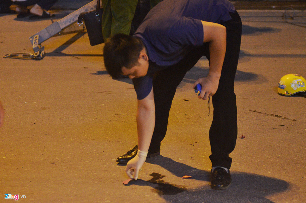 Vụ khung sắt rơi chết người: Do công nhân bất cẩn?-4