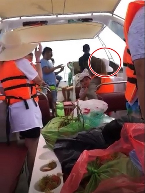 Đi hưởng trăng mật ở Phú Quốc, Trường Giang ân cần cõng vợ, dặn Nhã Phương nếu say sóng thì nói với anh”-2