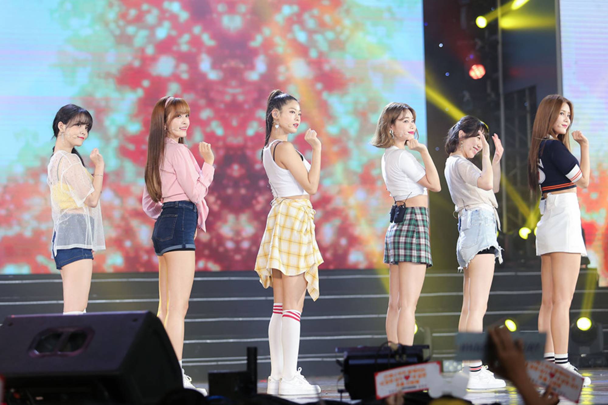 Cận cảnh vẻ quyến rũ của nữ ca sĩ có thân hình chuẩn nhất Kpop-1