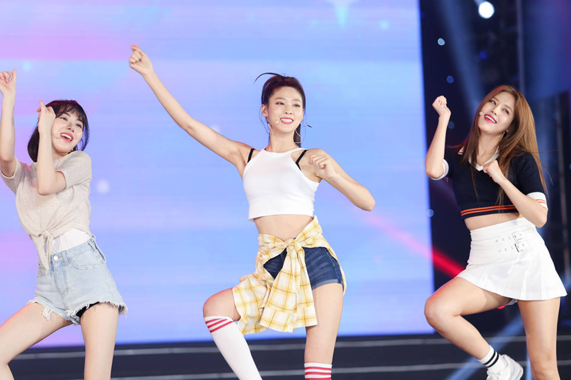 Cận cảnh vẻ quyến rũ của nữ ca sĩ có thân hình chuẩn nhất Kpop-3