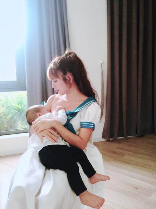 Khi sao Việt ngực trần cho con bú: Lan Phương đẹp tuyệt sắc, Khánh Thi được chồng ví hài hước-3