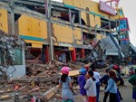Thảm họa Sóng thần Indonesia: Lần tìm người thân trong túi đựng thi thể-11
