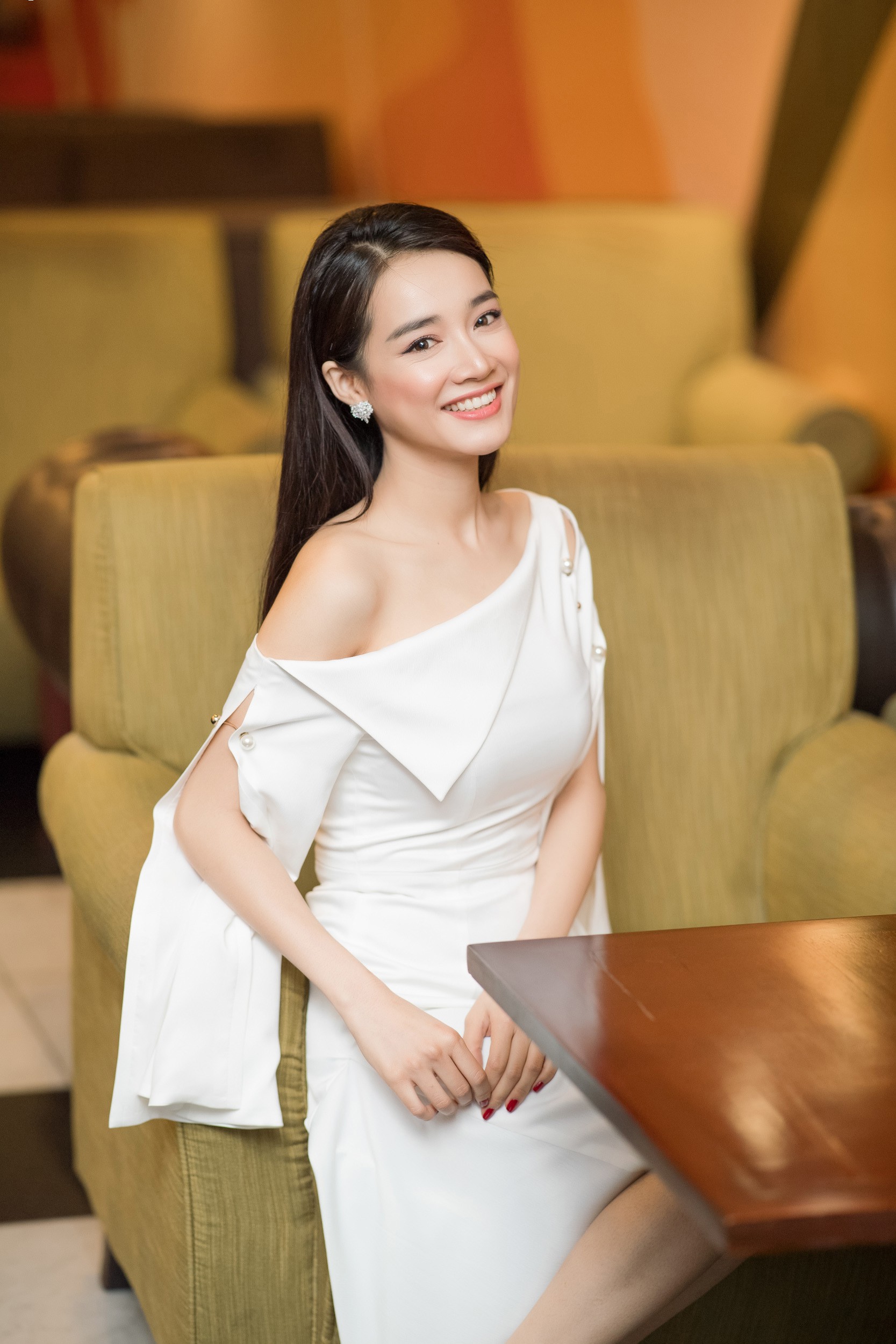 Hari Won - Nhã Phương: Vợ của 2 danh hài hot nhất showbiz Việt lại có 1 điểm chung nhan sắc mà không phải ai cũng biết-5