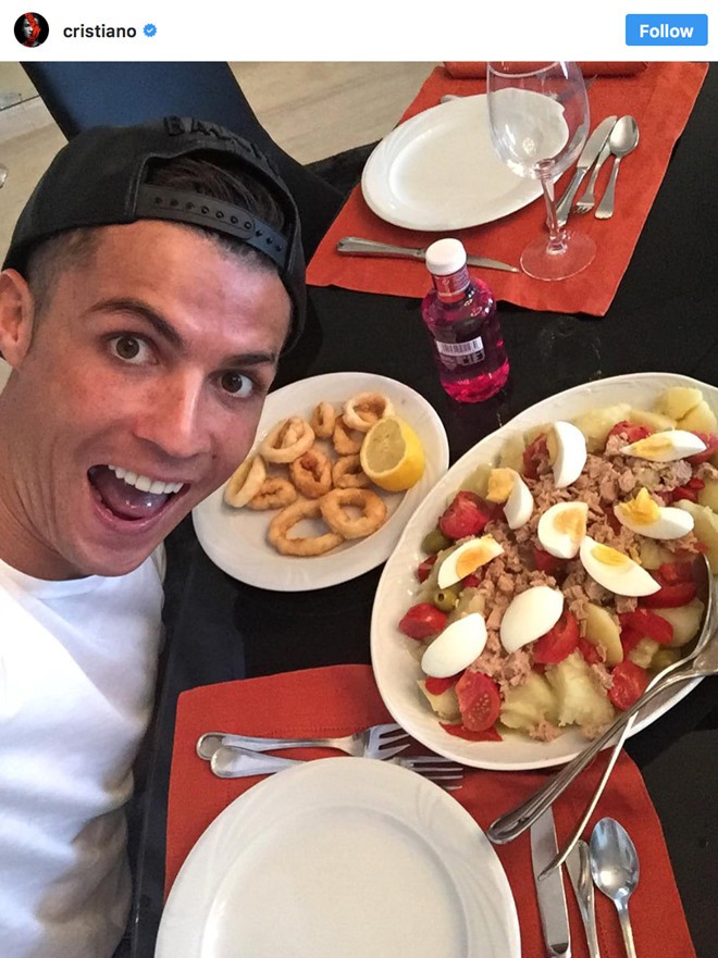 Chị em nhớ lấy xô hứng nước miếng trước khi xem loạt ảnh này của Ronaldo nhé-6