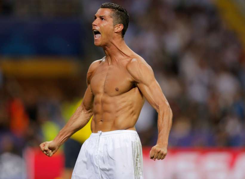Chị em nhớ lấy xô hứng nước miếng trước khi xem loạt ảnh này của Ronaldo nhé-10