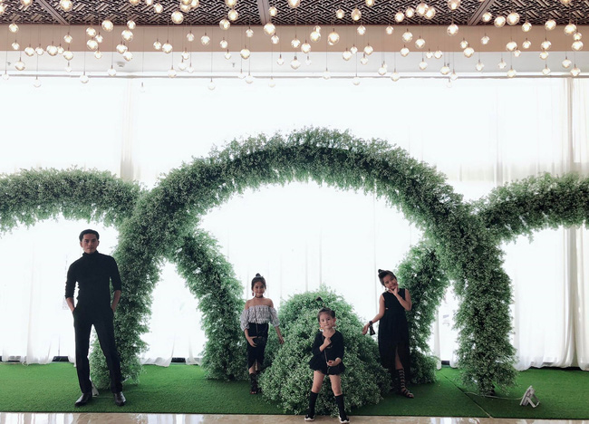 28 tuổi đã sinh 5 cô con gái, mẹ trẻ dành cả thanh xuân để đẻ chia sẻ niềm vui đông con ai cũng ngưỡng mộ-5