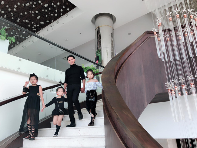 28 tuổi đã sinh 5 cô con gái, mẹ trẻ dành cả thanh xuân để đẻ chia sẻ niềm vui đông con ai cũng ngưỡng mộ-6