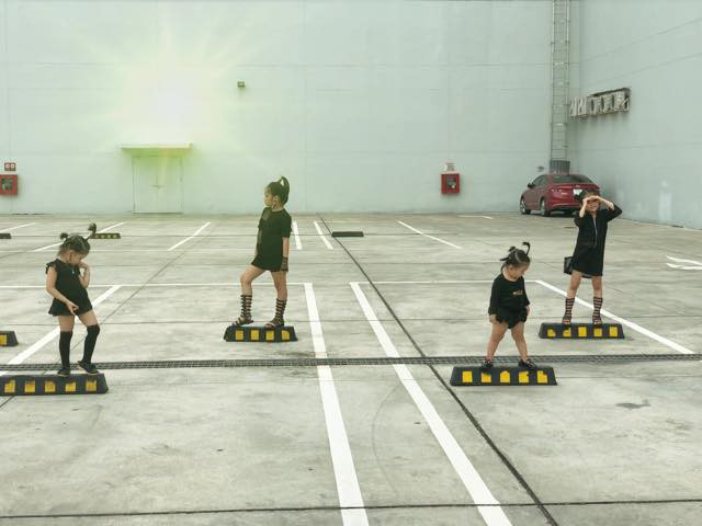 28 tuổi đã sinh 5 cô con gái, mẹ trẻ dành cả thanh xuân để đẻ chia sẻ niềm vui đông con ai cũng ngưỡng mộ-13