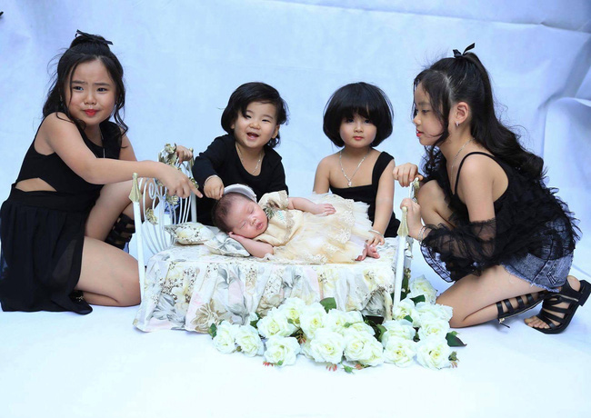 28 tuổi đã sinh 5 cô con gái, mẹ trẻ dành cả thanh xuân để đẻ chia sẻ niềm vui đông con ai cũng ngưỡng mộ-8