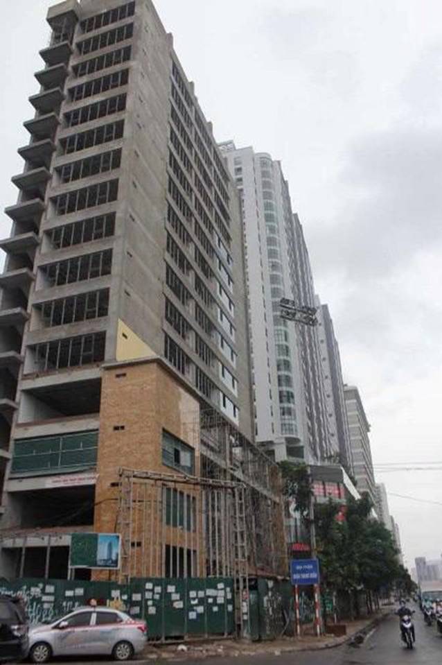 Mẹ đơn thân tử vong vì bị sắt rơi giữa phố: Ai sẽ chăm sóc con gái 6 tuổi?-1