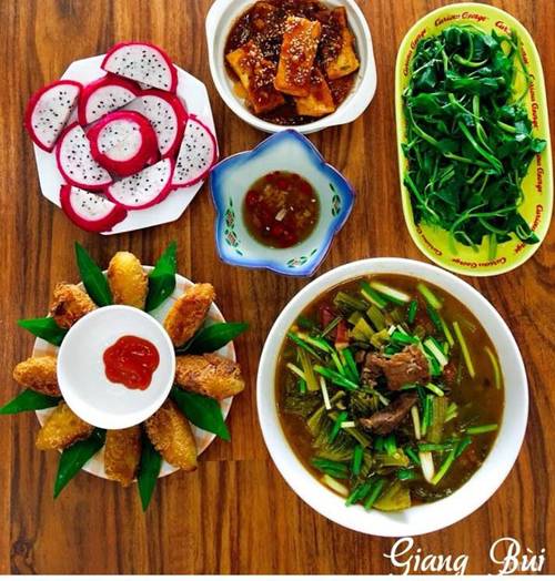 Chiều chồng khó tính, vợ đảm nấu bữa nào cũng ngon, các con thi nhau chấm điểm cao-2