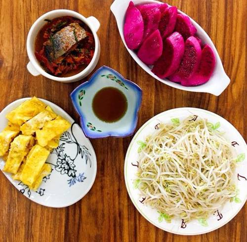 Chiều chồng khó tính, vợ đảm nấu bữa nào cũng ngon, các con thi nhau chấm điểm cao-4